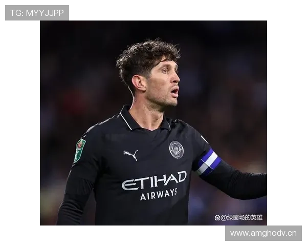 约翰·斯通斯：三冠王赛季战术角色与关键作用解析